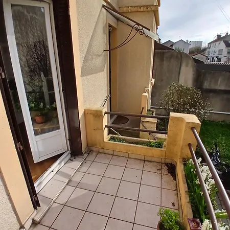 La Maison De *